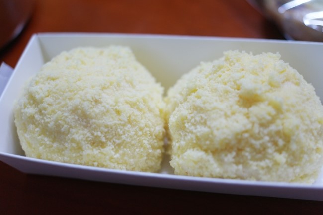  현대백화점 빵집 부들부들한게 넘 맛좋당