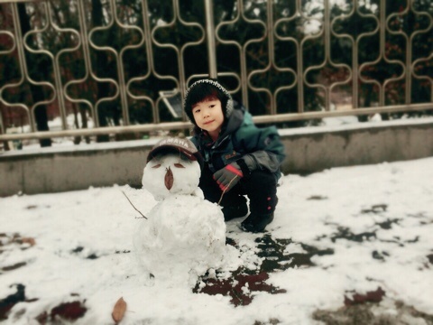  수원 눈썰매 비밀장소.. 신나게 눈썰매타고 눈사람 만들고 옴..