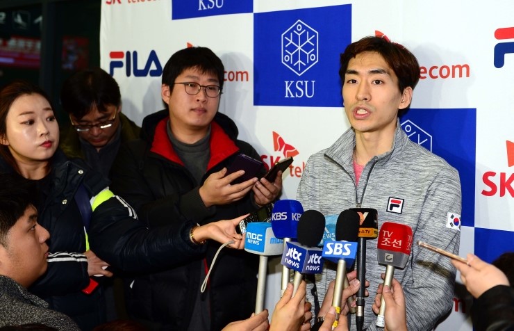 빙상 <b>세계선수권</b>대회 금메달리스트 이상화, <b>이승훈</b> 등 입국