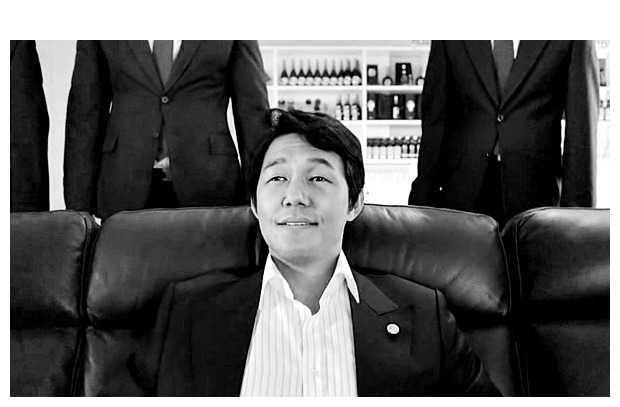 박성웅 대학졸업사진.jpg