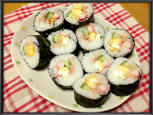  소풍갈 때 제격인 맛있는 김밥이에요ㅎㅎ