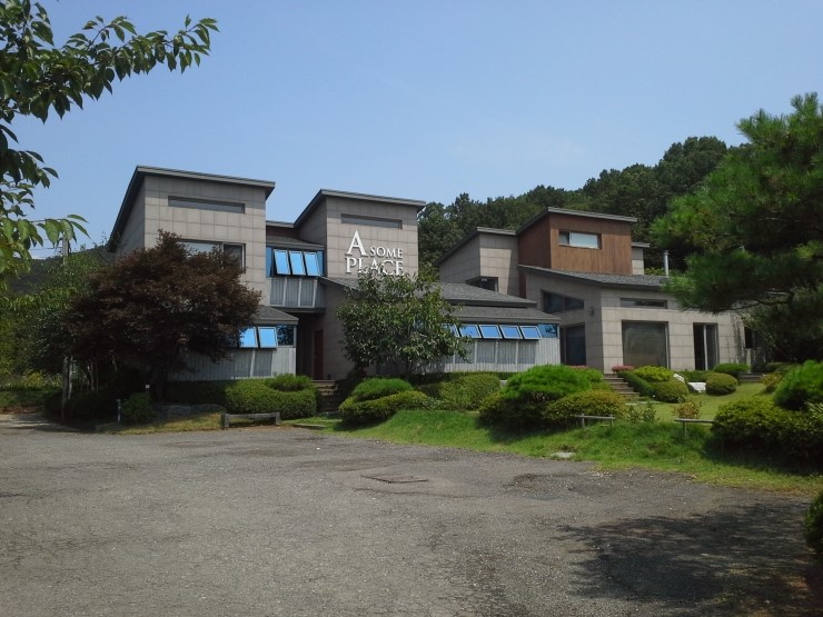 블럭형 모듈 매스의 타운하우스 및 빌라 주거공간 블럭형 모듈 매스의 타운하우스 및 빌라 주거공간