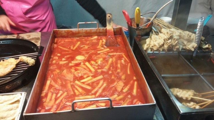  신촌 포장마차 떡볶이, 순대, 김밥, 어묵