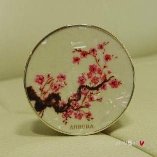 화진화장품 화진 오로라 쿠션 (촉촉한 타입의 광채 쿠션)