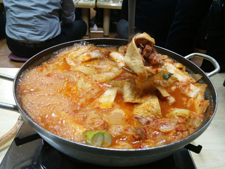  안국동에서  간판없는김치찌개를 먹고와서