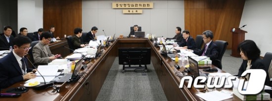 "업종 그대로 공장 신설, 동일한 산재보험료율 적용해야" - 중앙행정심판위원회 결정 "업종 그대로 공장 신설, 동일한 산재보험료율 적용해야" - 중앙행정심판위원회 결정
