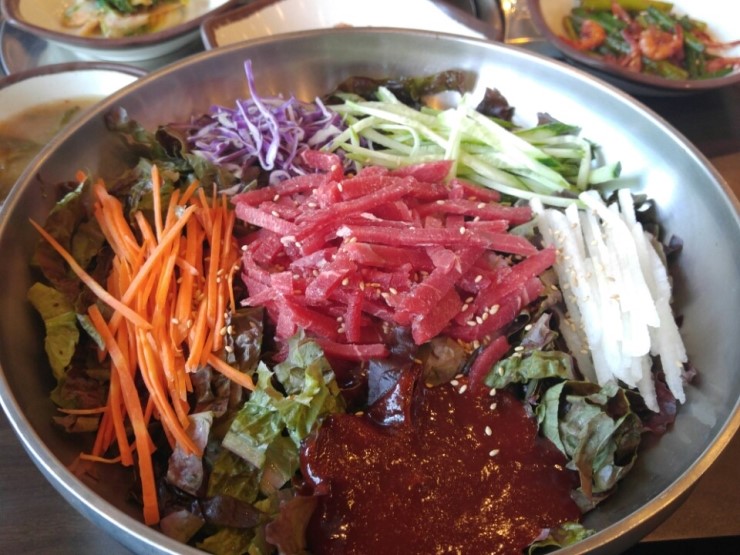  엉터리 생고기 육회비빔밥