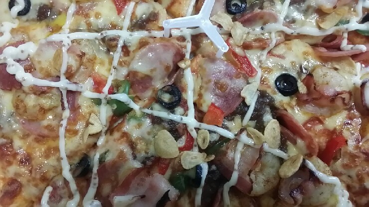  도미노 쉬림푸스 피자 맛있네요. :D