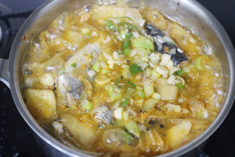 안매운 꽁치통조림 김치찌개 황금레시피(아이반찬,백종원 꽁치통조림 김치찌개)