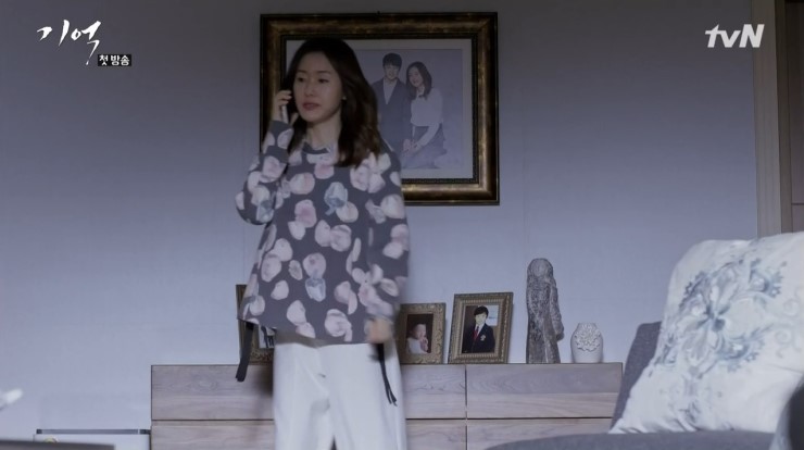 tvN 10주년 특별기획 드라마 기억  _  태석의 아내 김지수 하우스 인테리어 디스플레이  _ 조각가 이영섭 작품 