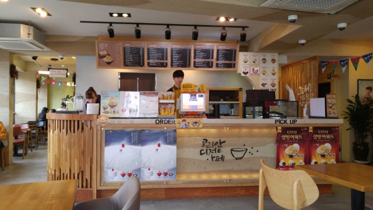  코리안 디저트 카페 설빙에서 강릉여행, 중앙시장에 있답니다. 관광 중 지친다면 휴식처로 안성맞춤!