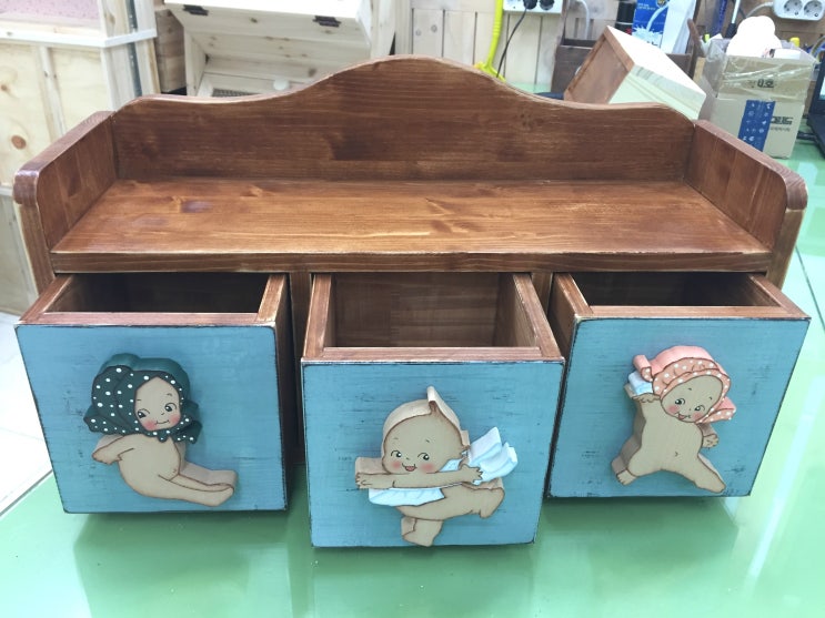  고급스러운 아기 삼둥이 앤티크 원목 서랍장