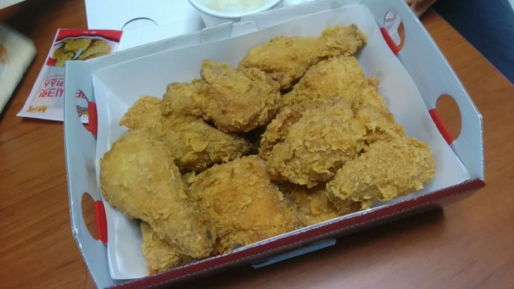  1인 1닭을 실천하다. 비비큐 치킨 BBQ 후라이드 치킨. 같이 치킨 드실 분, 강릉게스트하우스 후아유 경포대점 강원도게스트하우스