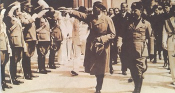 히틀러 유대인 학살 이유 그리고 그의 생애