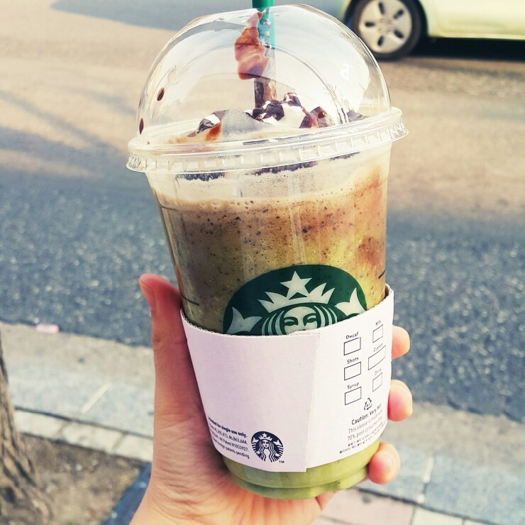  [카페 맛집] 스타벅스 슈렉 프라푸치노 먹방! 디룩디룩 살 찌는 소리~