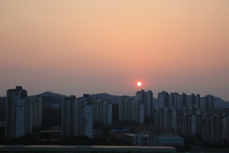  우리집 베란다에서 바라본 태양