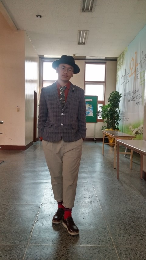  [데일리룩 #15] 체크 봄자켓 & 페도라 & 카모 넥타이로 댄디룩 코디하기