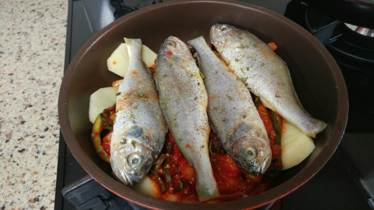  얼큰얼큰 파김치가들어간 조기찌개