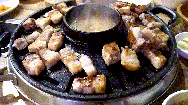  고기마니밥마니 삼겹살 무한리필 신촌