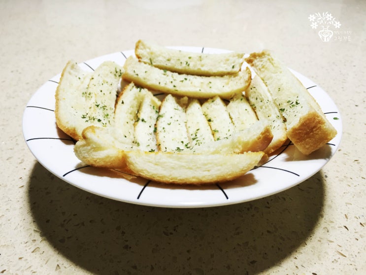  식빵 자투리 요리 * 식빵 스틱 간식으로 좋아요 ^^