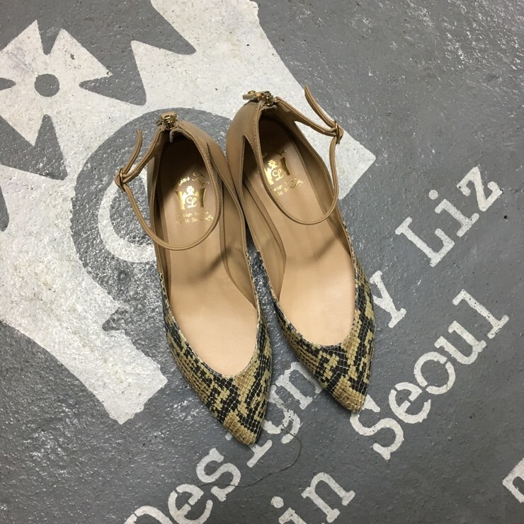  #리즈테일; 누드스킨 컬러 파이톤 플랫_#Mari Beige strap Flat [마리 베이지 스트랩 플랫]