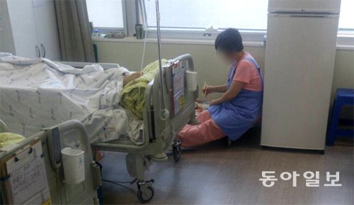 乙도 못되는 丙… 쪽잠 바며 24시간 간병해도 4대보험 '감감' 乙도 못되는 丙… 쪽잠 바며 24시간 간병해도 4대보험 '감감'