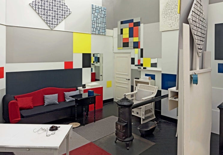 Mondrian-studio-_-Tate-_-Th.jpg?type=w2