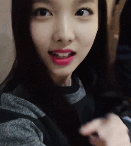  트와이스 나연이 인기많은 이유를 아나연?