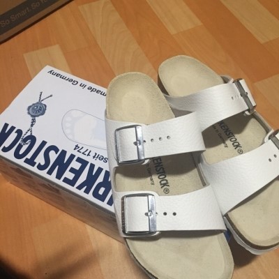  까만콩월드:)16ss버켄스탁 화이트색상! 여름에 필수아이템 버켄스탁 아리조나