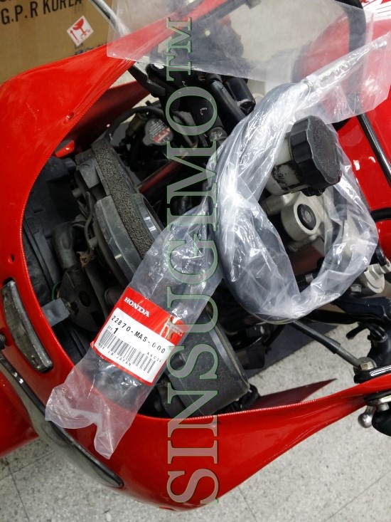  #honda cbr900rr 클러치케이블교환,레버 녹제거 ,머플러 매니폴더 살짝 녹제거 후 락도?