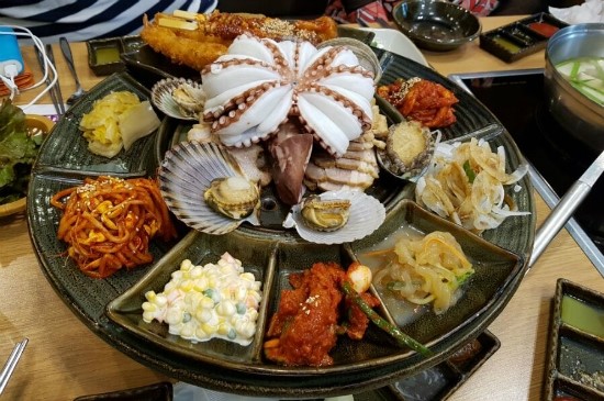  접시꽃보쌈-진주에서 색다른 보쌈이 먹고 싶을 때