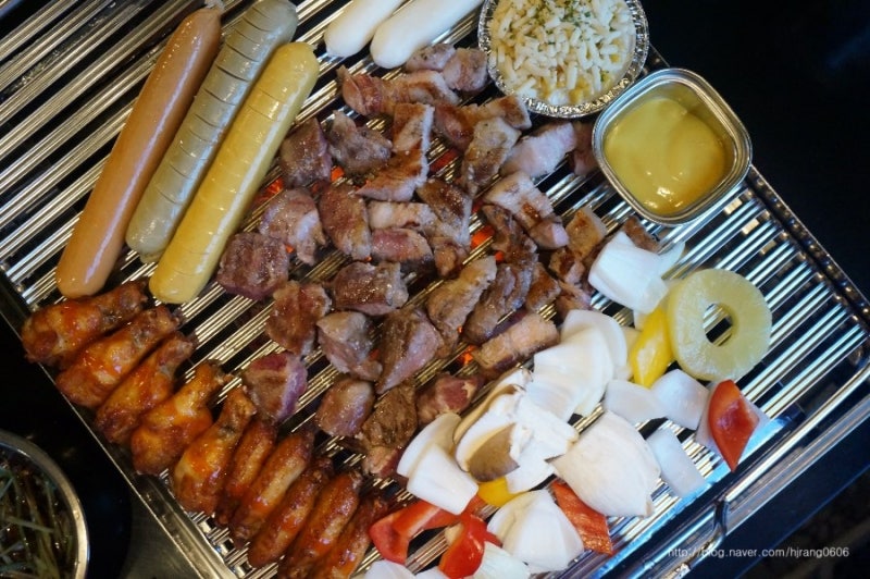 서울 캠핑 고깃집 신논현 난장캠프 이색 데이트