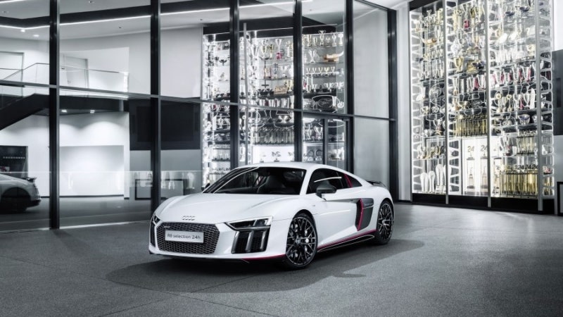 아우디 R8 V10 플러스 쿠페 스페셜 에디션 모델 출시!