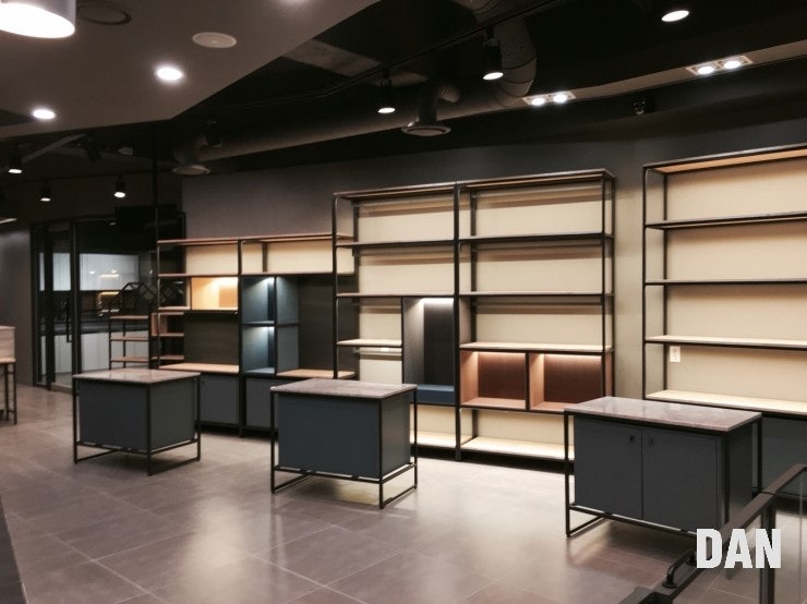 동물병원인테리어 동물들이 행복하고 따뜻한 공간 < 공사완료 > : 네이버 블로그” style=”width:100%” title=”동물병원인테리어 동물들이 행복하고 따뜻한 공간 < 공사완료 > : 네이버 블로그”><figcaption>동물병원인테리어 동물들이 행복하고 따뜻한 공간 < 공사완료 > : 네이버 블로그</figcaption></figure>
<figure><img decoding=