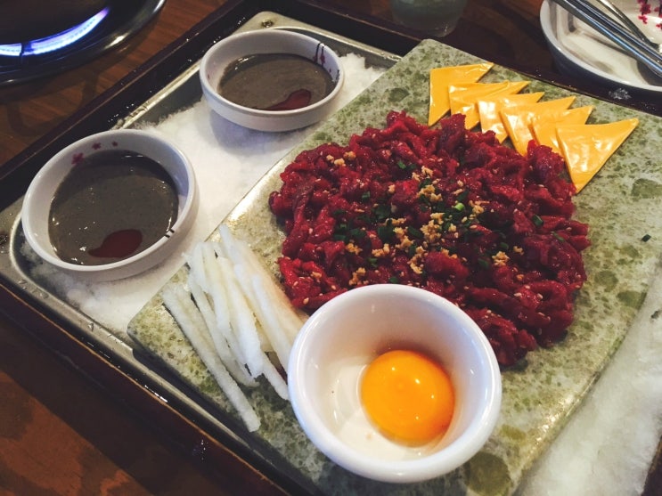 강남 육회 맛집 "육회포차앤문어치킨"