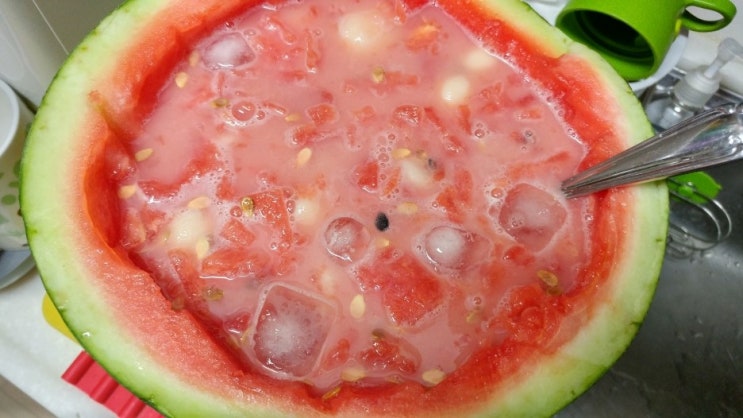  수박칼로 간편하게 시원한 수박화채만들기