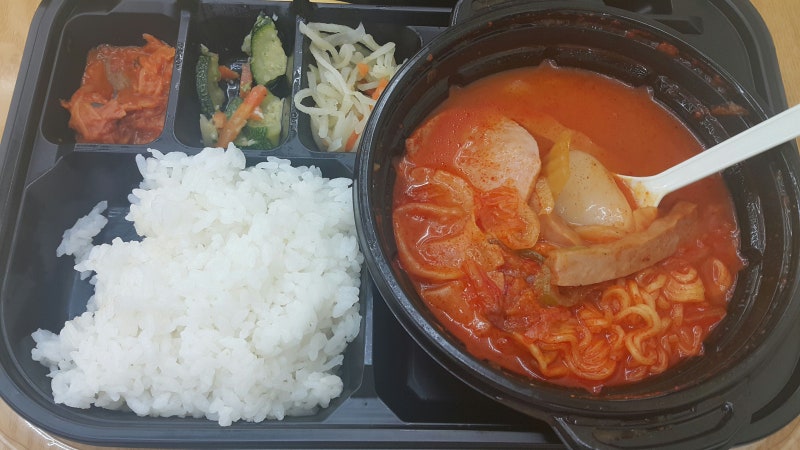 오늘 저녁은 사무실1층 가산CU편의점에서 백종원부대찌개를 먹어봤는데 괜찮네요~ 후식으로는 cass캔맥주~~♡♡ : 네이버 블로그 오늘 저녁은 사무실1층 가산Cu편의점에서 백종원부대찌개를 먹어봤는데 괜찮네요~ 후식으로는 Cass캔맥주~~♡♡ : 네이버 블로그