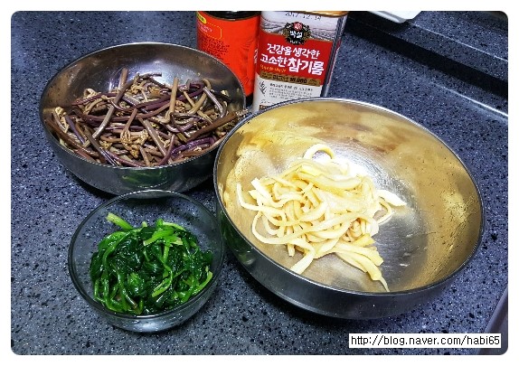  돌 삼신상을 차려 보았어요!