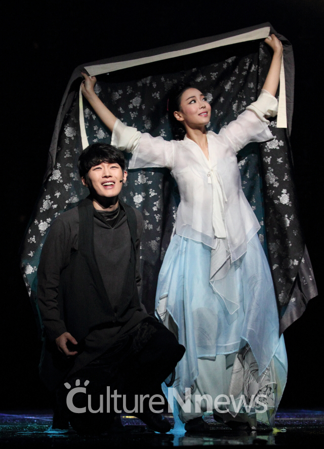 '뿌리 깊은 나무' 김도빈-박혜정, 소이낭자를 향한 설레는 마음 '뿌리 깊은 나무' 김도빈-박혜정, 소이낭자를 향한 설레는 마음
