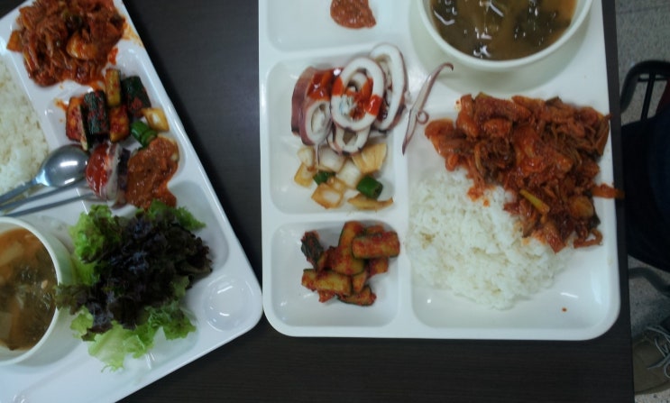  오늘 점심메뉴 이렇게 먹네요.
