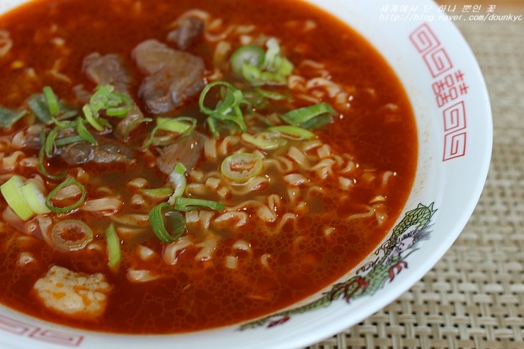  대만라면 만한대찬 (滿漢大餐) 우육라면 (葱焼牛肉麺)