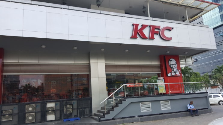  [자카르타 KFC] 인도네시아 케이에프씨에서 '현지화'의 문제를 찾습니다.