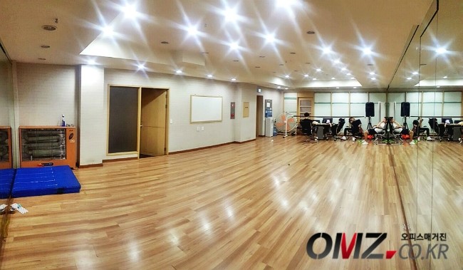 월 150만//강남연습실임대 -  댄스홀 + 보컬룸 4개 + 사무실 !!! (시설비 有)