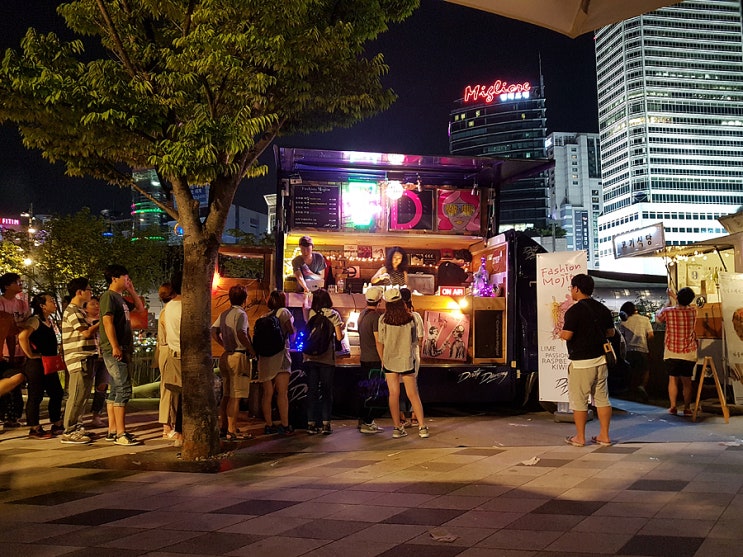  간만에 대학로 동대문 야간데이트