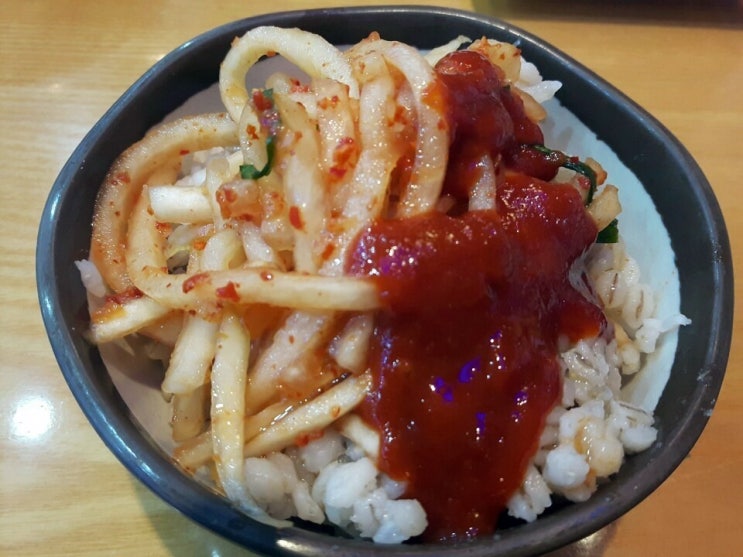 안녕동 융건릉사거리 '황도칼국수' 보리밥은 공짜!