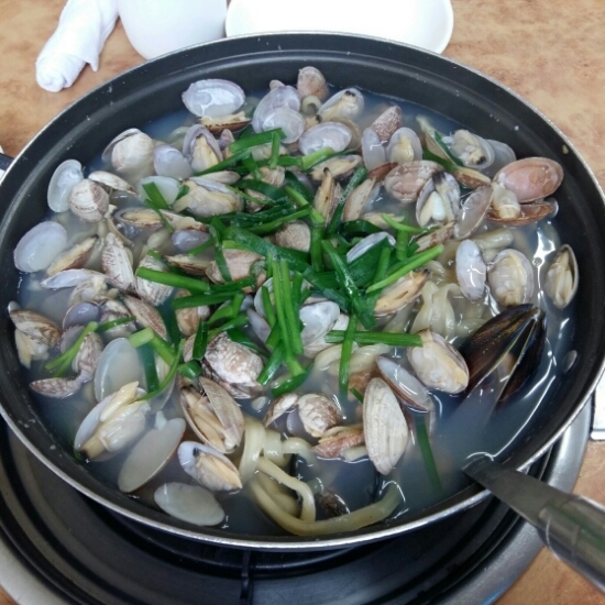  춘천 바지락칼국수 호로록~
