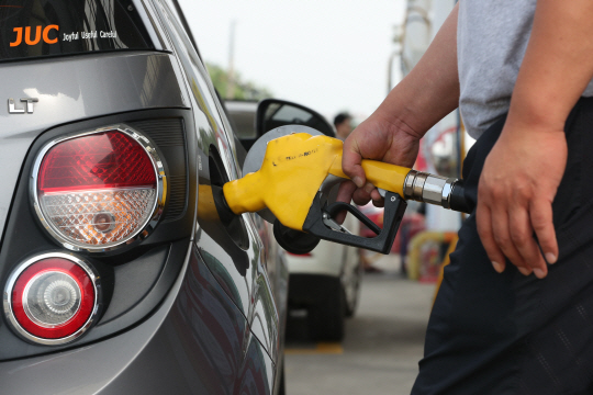 WTI 40달러선 붕괴…저유가에 산유국 쿠웨이트 휘발유값 올린다 WTI 40달러선 붕괴…저유가에 산유국 쿠웨이트 휘발유값 올린다