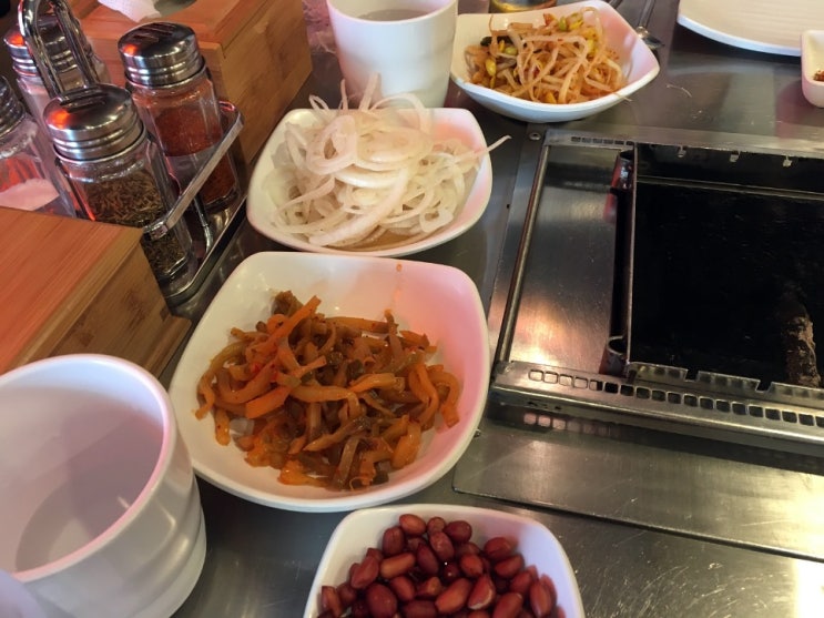양다리 걸쳤네. 양다리 걸쳤네.