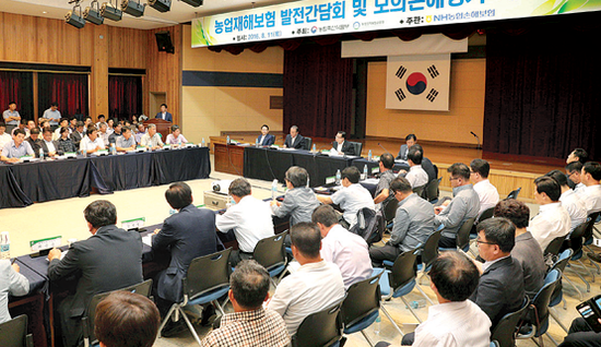 이동필 농식품부 장관 “농업재해보험, 더 많은 농업인에 혜택 가도록” 이동필 농식품부 장관 “농업재해보험, 더 많은 농업인에 혜택 가도록”