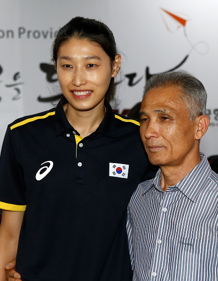 터키<b>리그</b> 프로배구 김연경선수와 쌍둥이자매 <b>이재영</b>